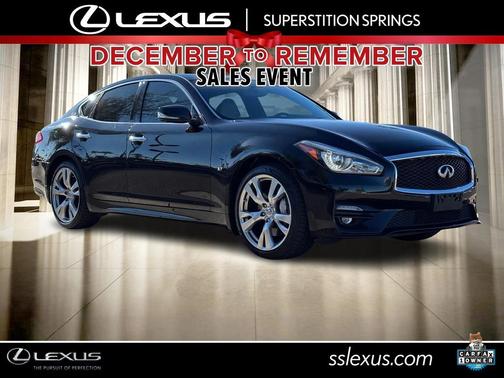 2017 INFINITI Q70 3.7