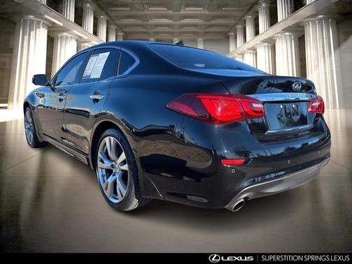 2017 INFINITI Q70 3.7