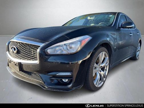 2017 INFINITI Q70 3.7