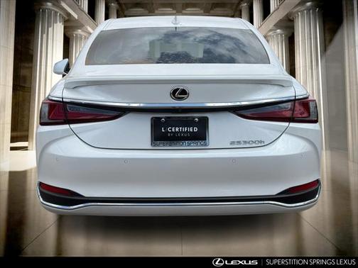 2025 Lexus ES 300h Base