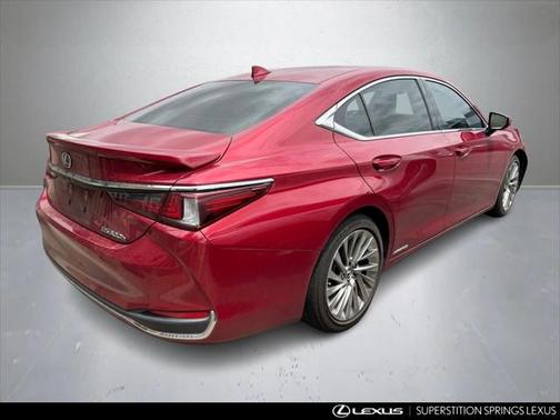 2019 Lexus ES 300h Ultra Luxury