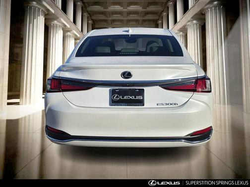 2025 Lexus ES 300h Base