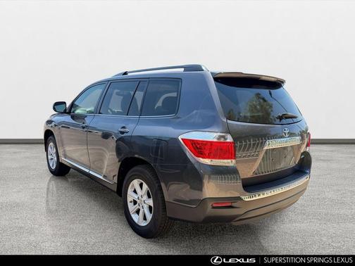 Magnetic Gray 2012 Toyota Highlander SE