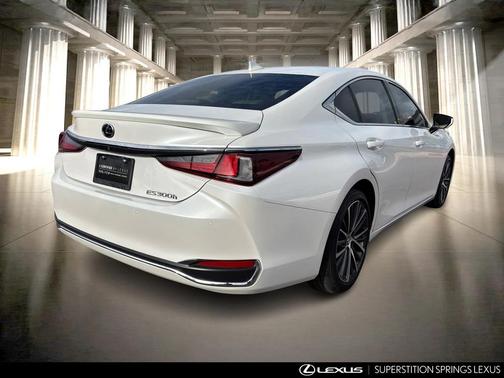 2025 Lexus ES 300h Base