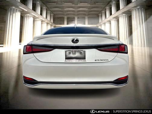 2025 Lexus ES 300h Base