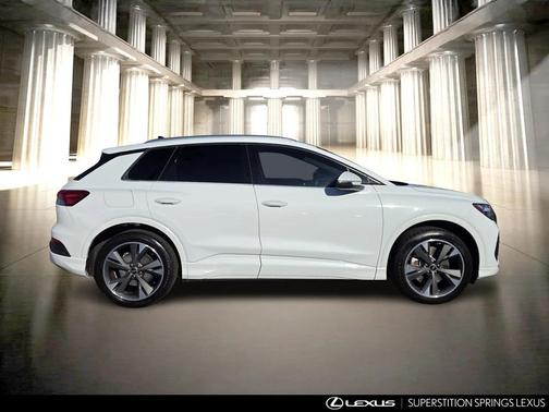 2022 Audi e-tron Premium Plus