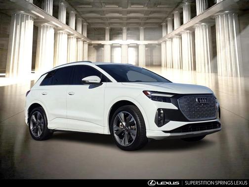 2022 Audi e-tron Premium Plus