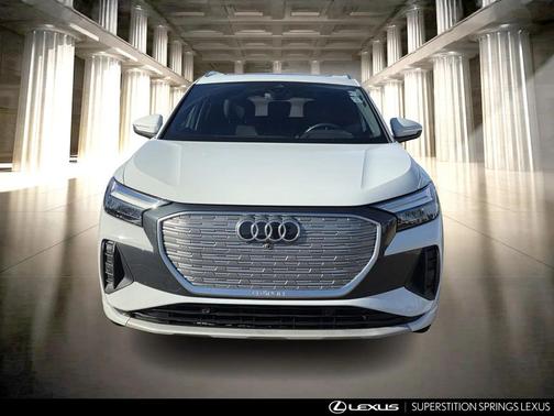 2022 Audi e-tron Premium Plus