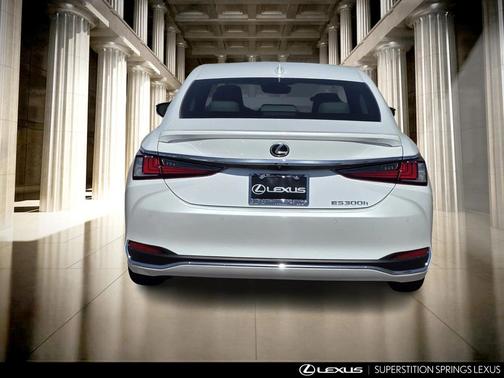 2025 Lexus ES 300h Base