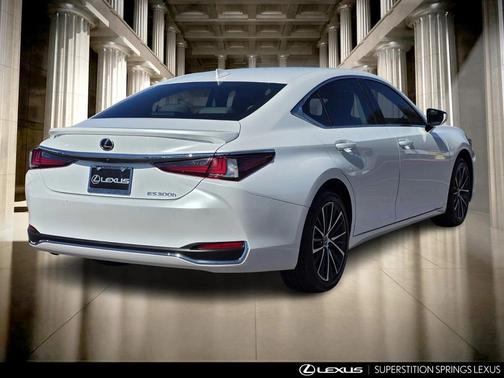 2025 Lexus ES 300h Base