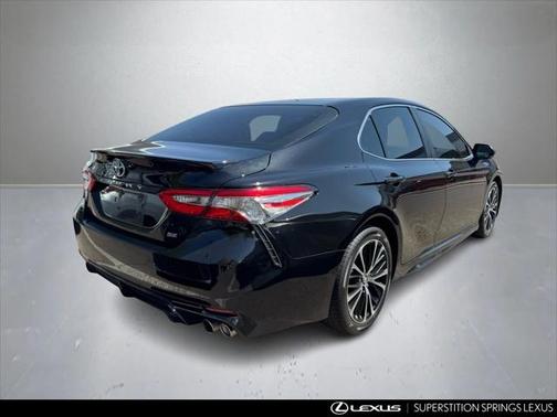2018 Toyota Camry SE