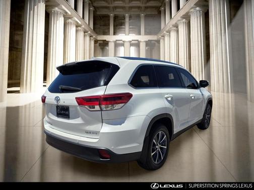 Blizzard Pearl 2019 Toyota Highlander XLE