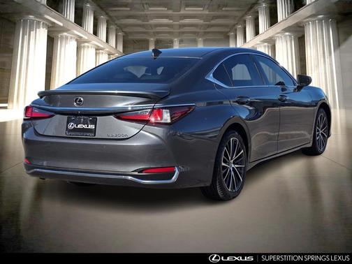 2023 Lexus ES 300h Base