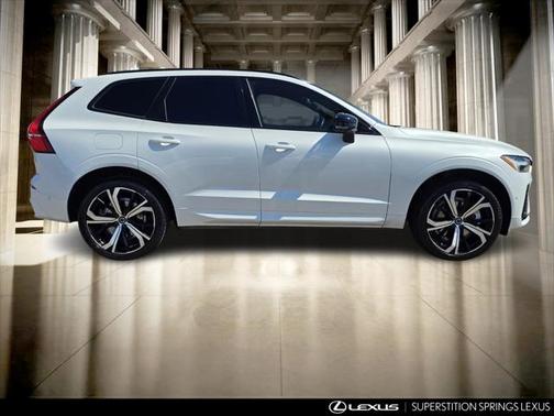 2022 Volvo XC60 Recharge Plug-In Hybrid T8 R-Design