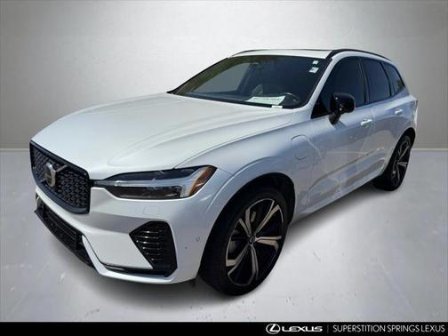 2022 Volvo XC60 Recharge Plug-In Hybrid T8 R-Design
