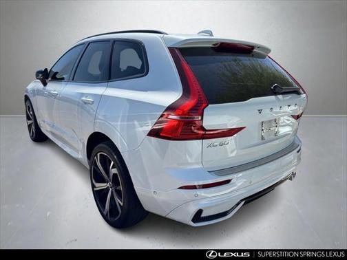 2022 Volvo XC60 Recharge Plug-In Hybrid T8 R-Design