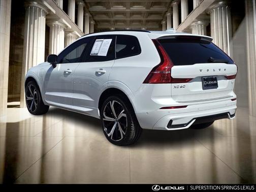 2022 Volvo XC60 Recharge Plug-In Hybrid T8 R-Design