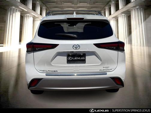2024 Toyota Highlander Platinum