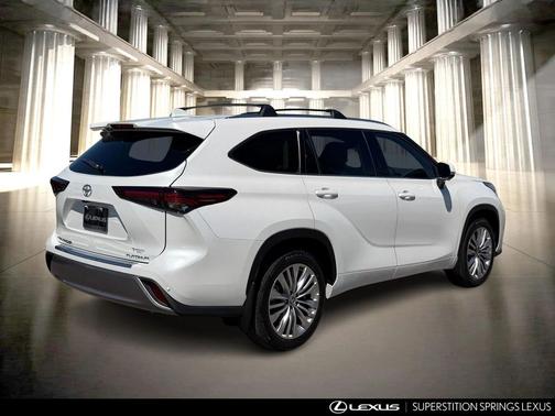 2024 Toyota Highlander Platinum