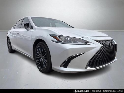 2023 Lexus ES 300h Base