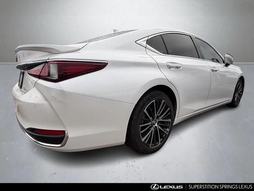 2023 Lexus ES 300h Base