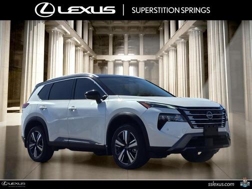 Everest White Pearl/Super Black 2025 Nissan Rogue SL
