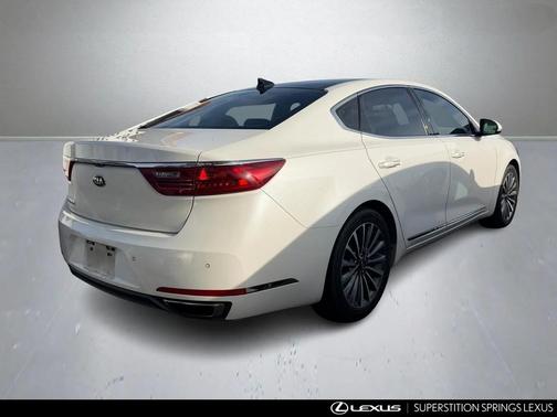 2017 Kia Cadenza Premium
