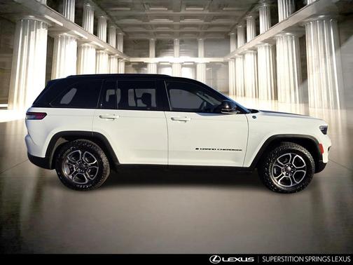 2022 Jeep Grand Cherokee 4xe Trailhawk