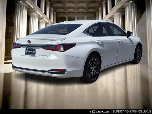 2025 Lexus ES 300h Base