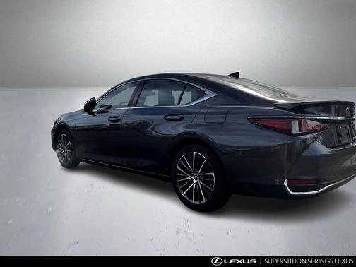 2025 Lexus ES 300h Base