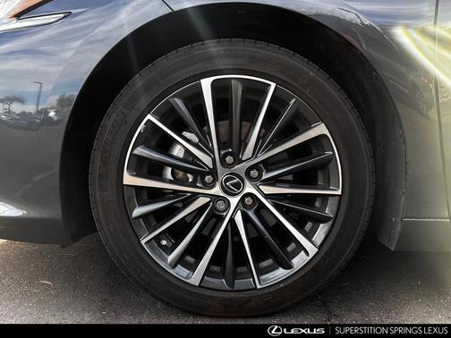 2025 Lexus ES 300h Base