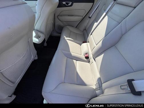 2019 Volvo XC60 T5 Momentum