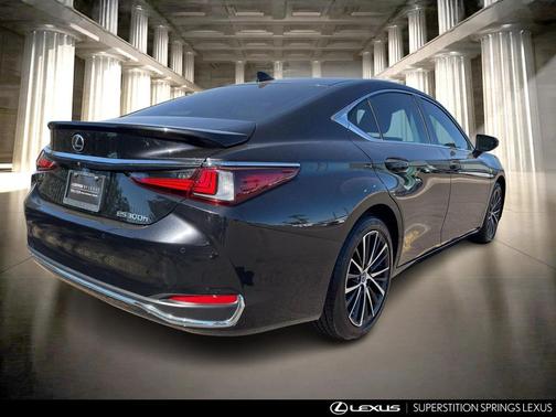 2024 Lexus ES 300h Base