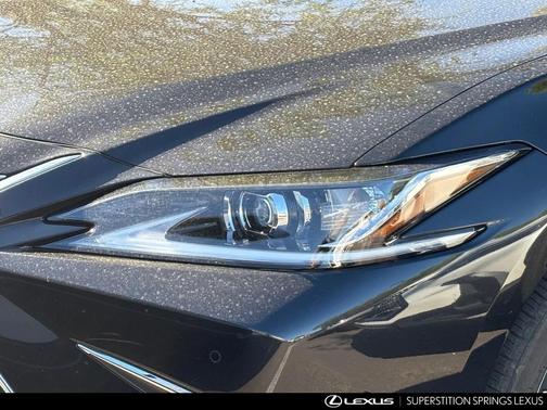2024 Lexus ES 300h Base