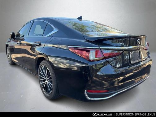 2024 Lexus ES 300h Base