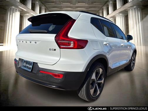 2024 Volvo XC40 B5 Plus Dark