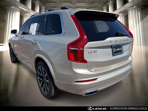 2018 Volvo XC90 T6 Momentum