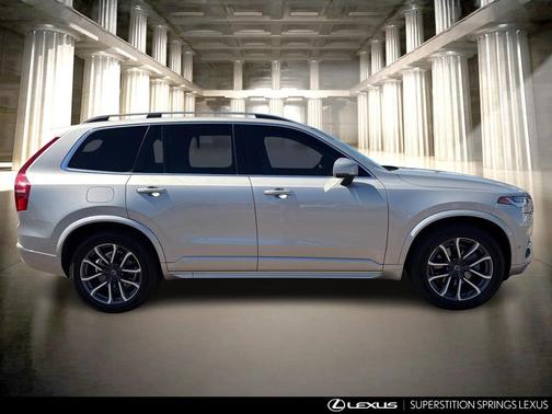 2018 Volvo XC90 T6 Momentum