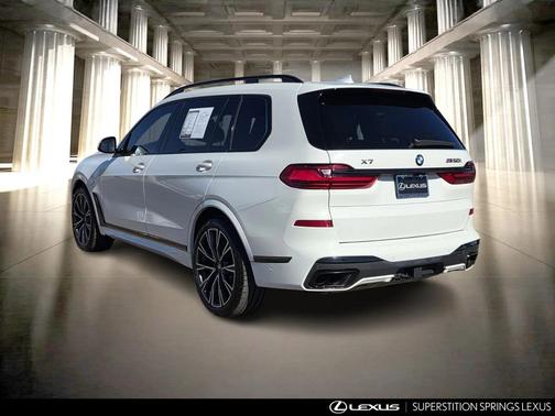 2021 BMW X7 M50i