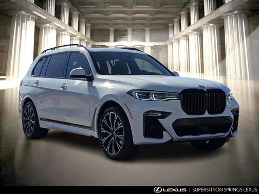 2021 BMW X7 M50i