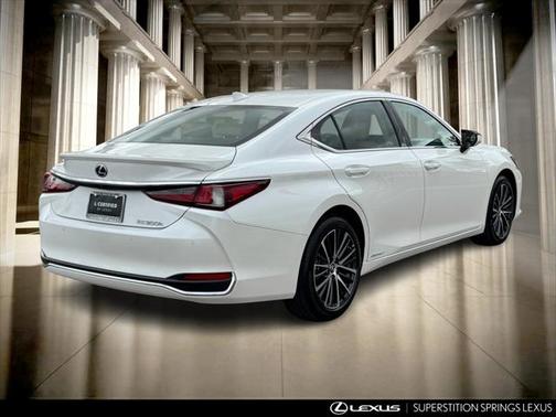 2022 Lexus ES 300h Base