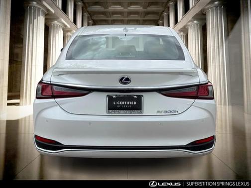 2022 Lexus ES 300h Base