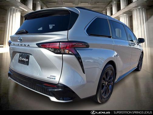 2022 Toyota Sienna XSE 7 Passenger