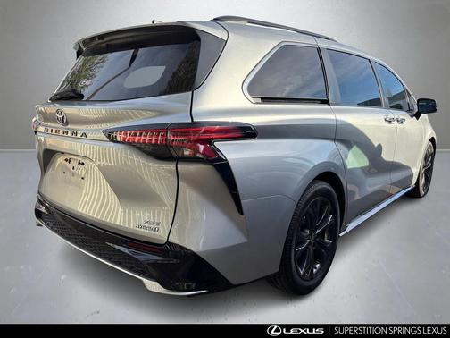 2022 Toyota Sienna XSE 7 Passenger