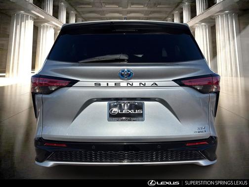 2022 Toyota Sienna XSE 7 Passenger