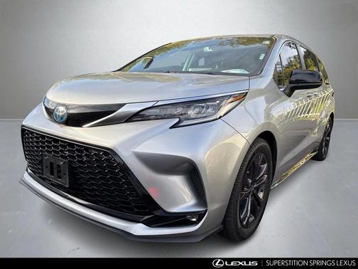 2022 Toyota Sienna XSE 7 Passenger