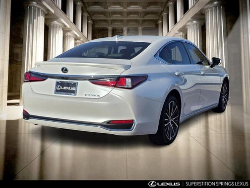 2025 Lexus ES 300h Base