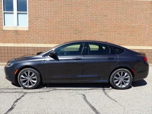 2016 Chrysler 200 S