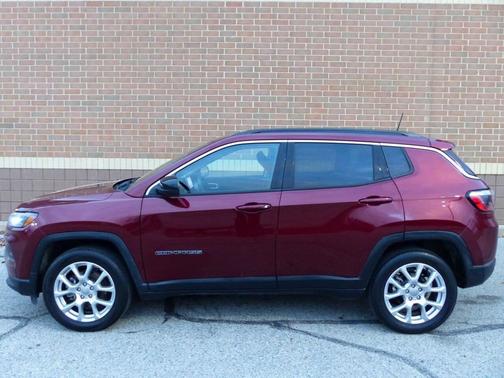 2022 Jeep Compass Latitude Lux