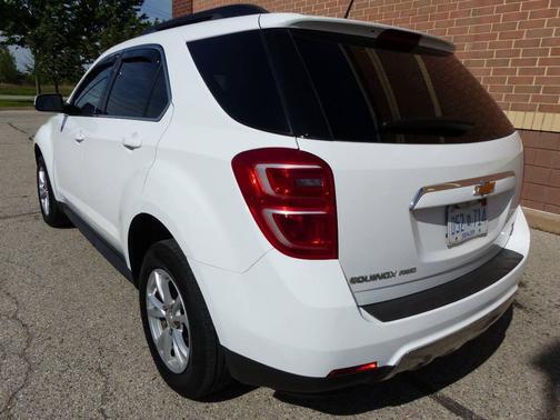 White 2017 Chevrolet Equinox 1LT